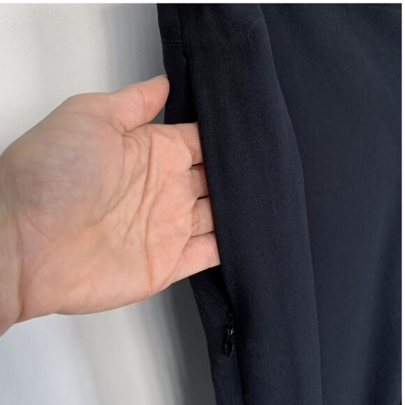 Club Monaco Wide Leg Pant with hidden side zip pockets - Picture 3 of 6